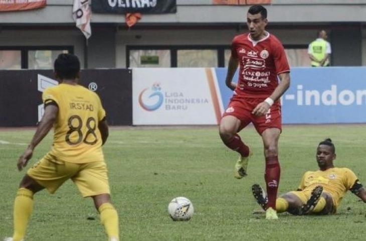 Bek andalan Persija Jakarta, Xandao (tengah). [ANTARA FOTO/Fakhri Hermansyah]
