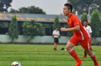 Olahraga Bareng, Pemain PSS Sleman dan Awkarin Terlihat Kompak