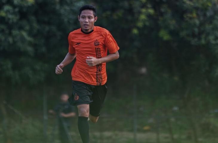 Evan Dimas Darmono saat pertama kali mengikuti sesi latihan Persija Jakarta. (Dok. Persija) 