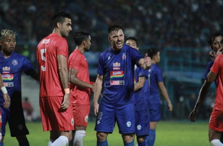 Pertandingan Arema FC lawan Persija Jakarta di penyisihan Grup B Piala Gubernur Jatim. (Dok. Arema)