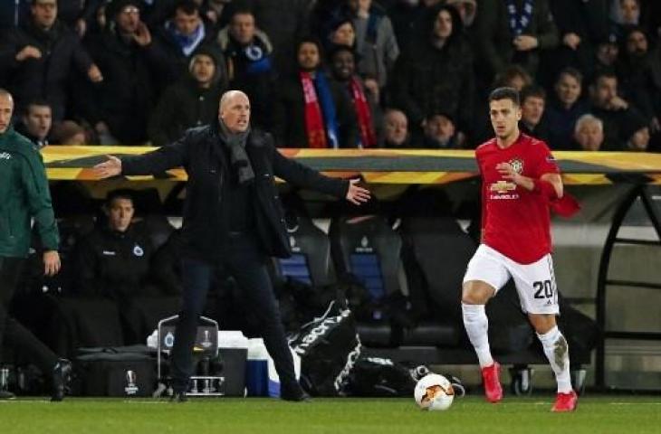 Pelatih Club Brugge, Philippe Clement, saat mendampingi anak asuhnya menghadapi Manchester United. (ADRIAN DENNIS / AFP)