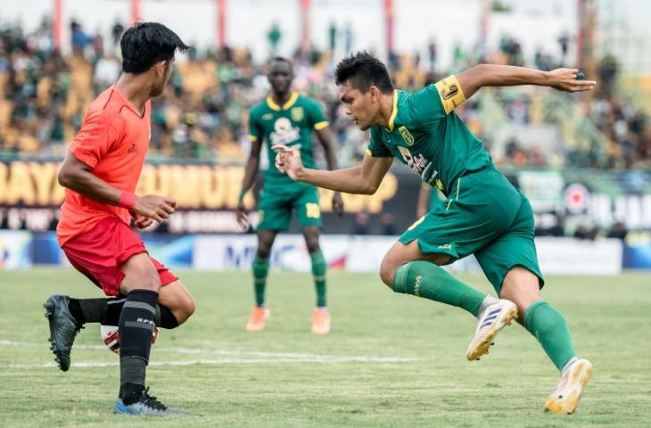 Rachmat Irianto saat menjadi kapten Persebaya Surabaya di turnamen Piala Gubernur Jawa Timur 2020. (Dok. Persebaya)