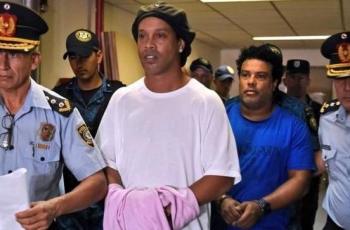 Rayakan Ultah di Penjara, Ronaldinho Pesta Barbekyu bersama Rekan Tahanan