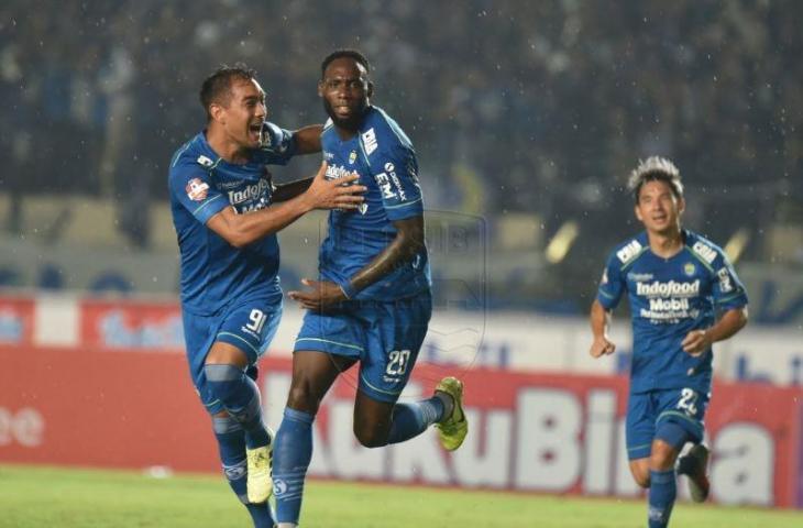 Selebrasi striker Persib Bandung, Geoffrey Castillion saat membobol gawang PSS Sleman. (Dok. Persib)