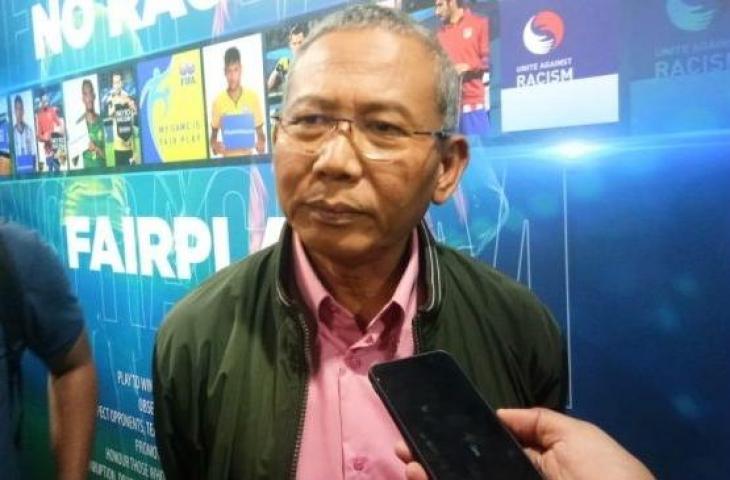 Ketua Komite Wasit PSSI sekaligus Komisaris PT Liga Indonesia Baru (PT LIB), Sonhadji. (Suara.com/Adie Prasetyo Nugraha).