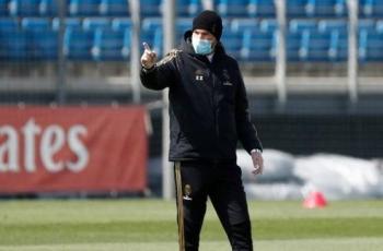 Real Madrid Latihan Lagi, Zinedine Zidane Pakai Masker