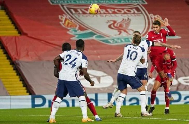 Roberto Firmino mencetak gol penentu kemenangan Liverpool atas Tottenham Hotspur. (JON SUPER / POOL / AFP)