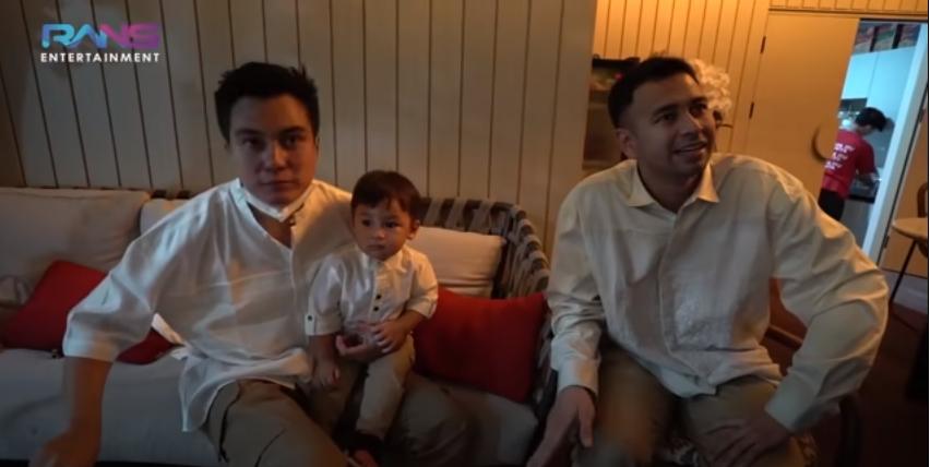 Baim Wong mengungkapkan niatnya ingin beli klub bola kepada Raffi Ahmad. (YouTube/Rans Entertainment)