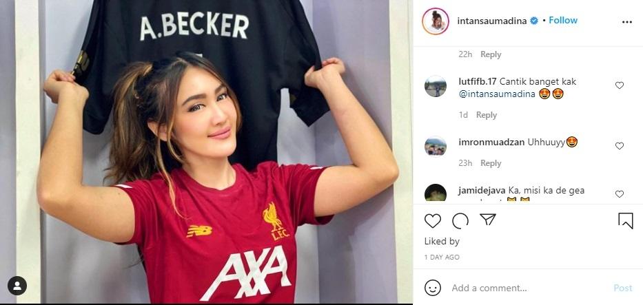 Intan Saumadina ikut rayakan keberhasilan Alisson cetak gol. (Instagram/intansaumadina)