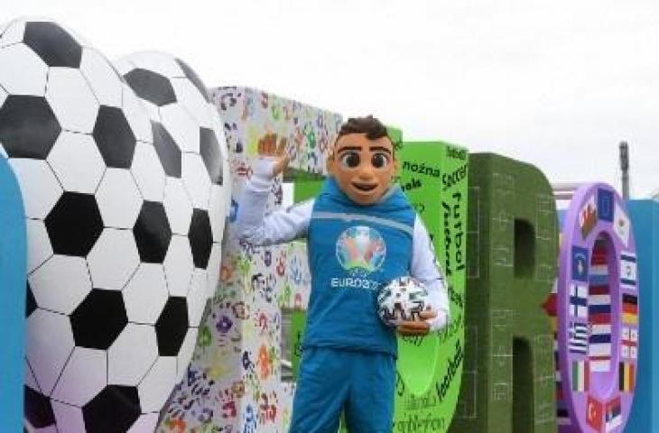 Skillzy, maskot resmi Euro 2020. (CHRISTOF STACHE / AFP)