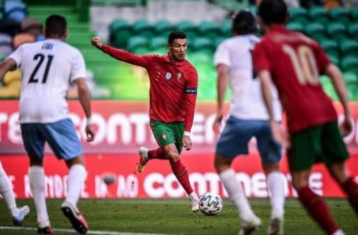 Cristiano Ronaldo saat memperkuat Timnas Portugal melawan Israel dalam laga uji coba. (PATRICIA DE MELO MOREIRA / AFP)