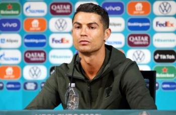 Viral Pria Berpeci Mirip Cristiano Ronaldo, Banjir Respons Kocak