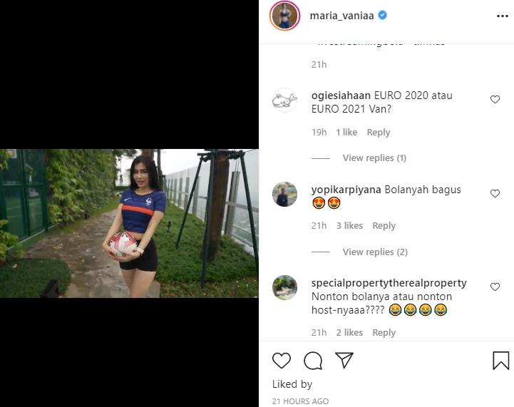 Maria Vania bikin netizen salah fokus saat kenakan jersey Timnas Prancis. (Instagram/maria_vaniaa)