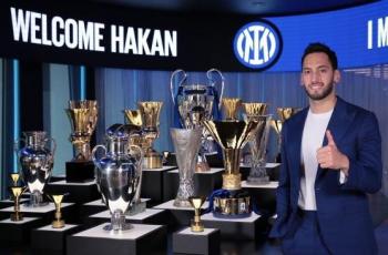 Kasihan Hakan Calhanoglu, Niat ke Inter Milan Demi Scudetto, Eh yang Juara AC Milan