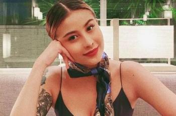 Body Goals Awkarin Pamer Pose Hot, Netizen: Panutan Banget