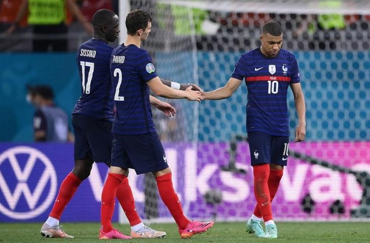 Kylian Mbappe kecewa Prancis kalah dari Swiss di Euro 2020. (AFP/Franck Fife/Pool)