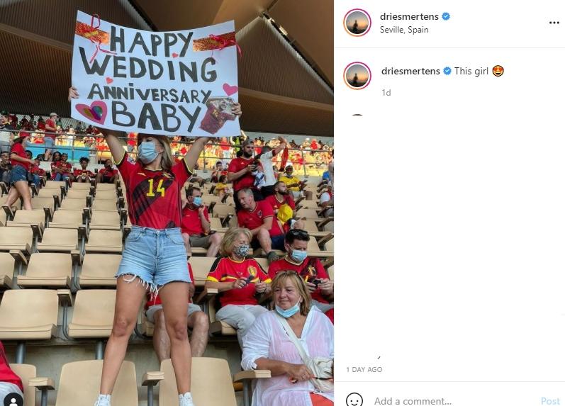 Dries Mertens unggah potret istrinya yang memberikan dukungan. (Instagram/driesmertens).