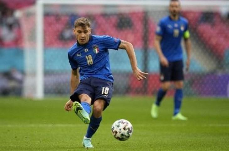 Nicolo Barella saat tampil bersama Timnas Italia di Euro 2020. (FRANK AUGSTEIN / POOL / AFP)