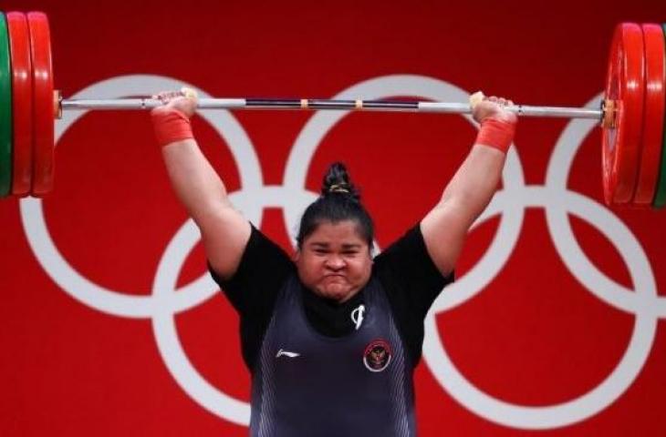 Lifter Indonesia Nurul Akmal saat bertanding di kelas +87kg putri Olimpiade Tokyo 2020 di Tokyo International Forum, Tokyo, Jepang, 2 Agustus 2021 (ANTARA/REUTERS/EDGARD GARRIDO)