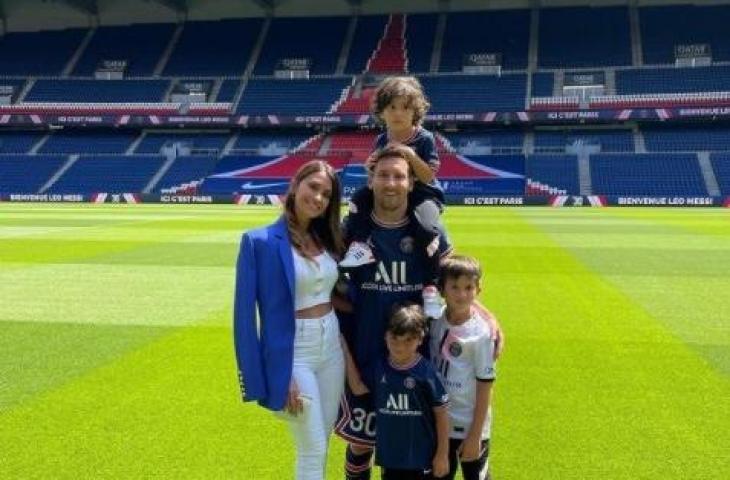 Lionel Messi di stadion PSG. (Instagram/antonelaroccuzzo)