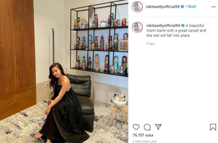 Nikita Willy pakai dress hitam. (Instagram/@nikitawillyofficial94)