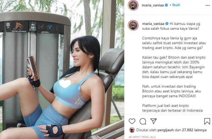 Maria Vania pose pakai sportwear di tempat gym. (Instagram/@maria_vaniaa)