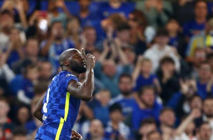 Striker Chelsea Romelu Lukaku menciptakan gol semata wayang saat The Blues menaklukkan Zenit St Petersburg dalam laga Grup H Liga Champions League di Stamford Bridge, London, Inggris, 14 September 2021. (REUTERS/HANNAH MCKAY)