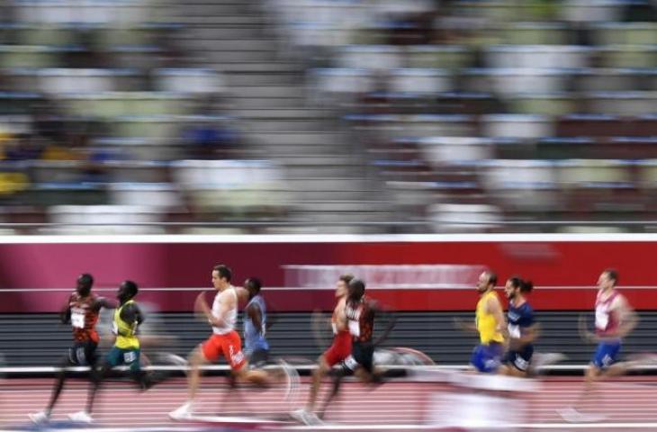 Sejumlah pelari memacu langkahnya dalam final 800 meter putra cabang atletik Olimpiade Tokyo 2020 di Stadion Olimpiade Tokyo, Jepang, Rabu (4/8/2021). (ANTARA FOTO/Sigid Kurniawan/foc)