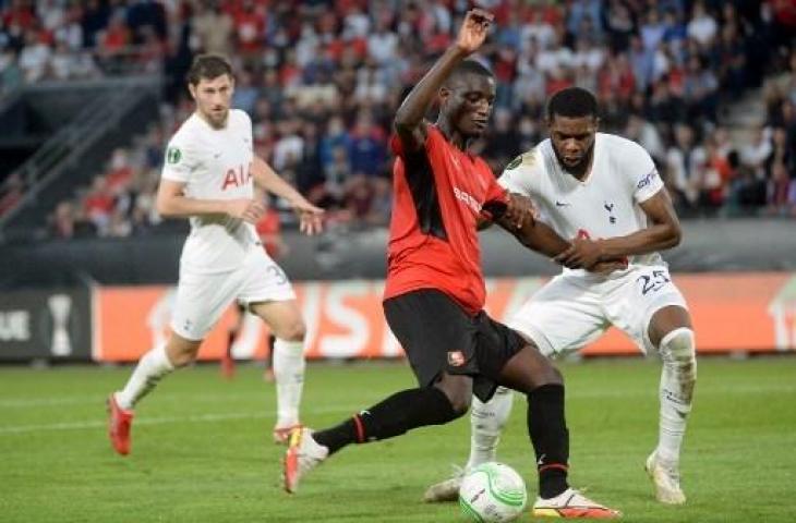 Tottenham Hotspur ditahan imbang Rennes 2-2 di pertandingan Liga Konferensi Eropa. (JEAN-FRANCOIS MONIER / AFP)