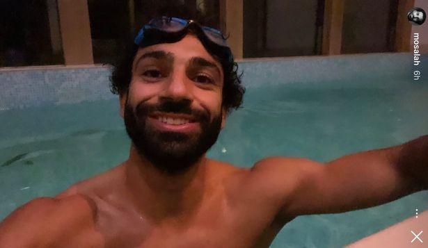 Mo Salah masih terbangun pukul 3 dini hari dan melakukan recovery. (Instagram/mosalah)