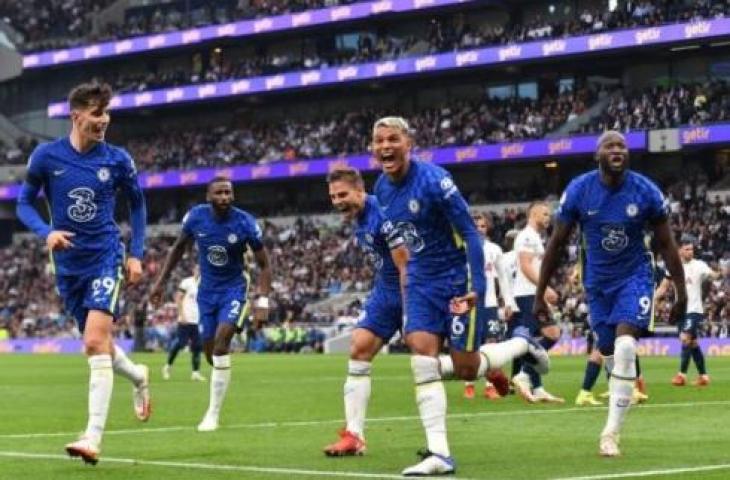 Arsip - Bek Chelsea asal Brasil, Thiago Silva, merayakan gol pertama timnya ke gawang Tottenham Hotspur dalam laga pekan kelima Liga Inggris 2021/2022 di Stadion Tottenham Hotspur di London, pada 19 September 2021. JUSTIN TALLIS / AFP.