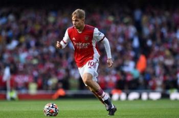 Antar Arsenal ke Posisi Aman, Emile Smith-Rowe Makin Melejit