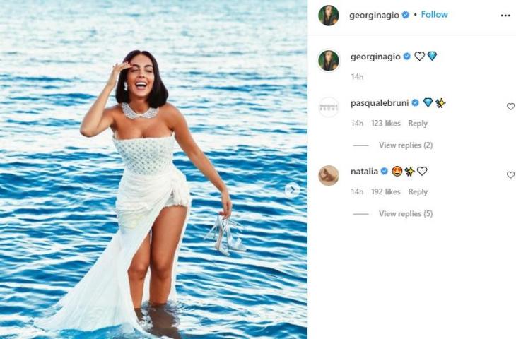 Penampilan menawan Georgina mencuri atensi mantan pacar Neymar. (Instagram/georginagio)