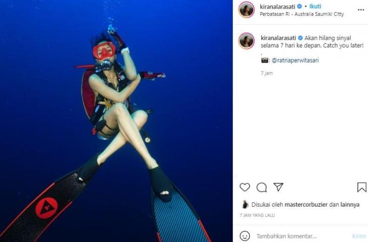 Kirana Larasati diving. (Instagram/@kiranalarasati)