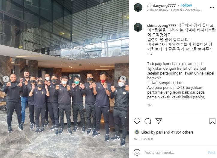 Shin Tae-yong dan skuad Timnas Indonesia di Tajikistan. (Instagram/@shintaeyong7777)