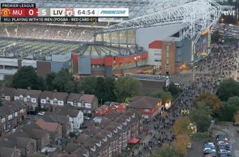 Momen Para Fan Tinggalkan Old Trafford di Tengah Laga MU vs Liverpool