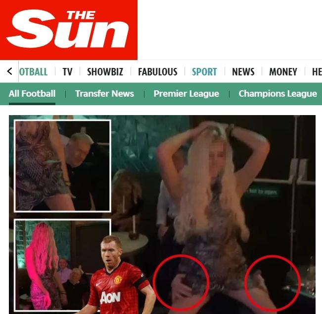 Paul Scholes disorot karena meraba penari striptis. (The Sun).