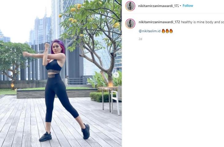 Nikita Mirzani berolahraga, gaya rambutnya yang mencolok akhirnya bikin netizen salfok. (Instagram/nikitamirzanimawardi_172)