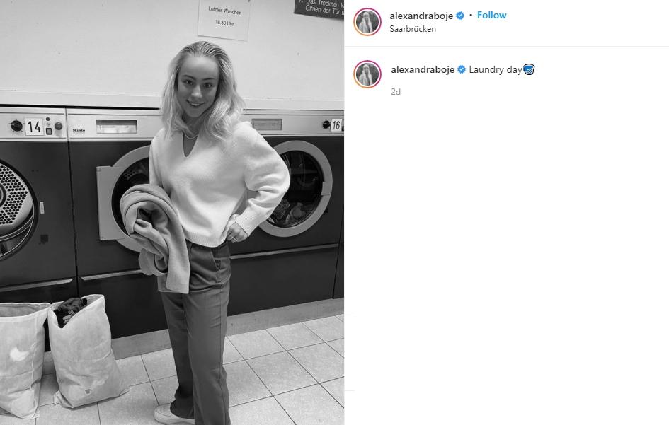 Alexandra Boje sedang di tempat laundry. (Instagram/alexandraboje)