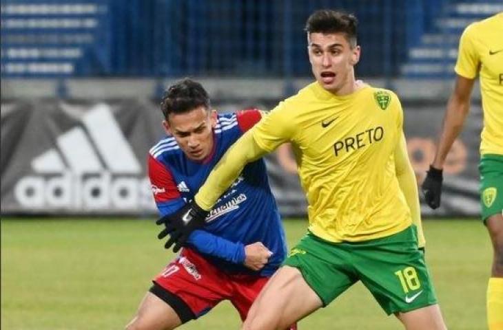 Aksi Egy Maulana Vikri saat FK Senica melawan MSK Zilina dalam lanjutan Liga Slovakia. (Instagram/fk_senica)