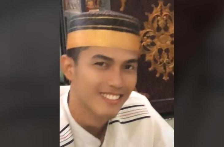 Pria berpeci disebut mirip Cristiano Ronaldo. (TikTok)