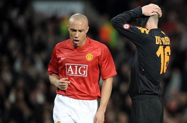 Mikael Silvestre saat membela Manchester United. (AFP/Filipo Monteforte)