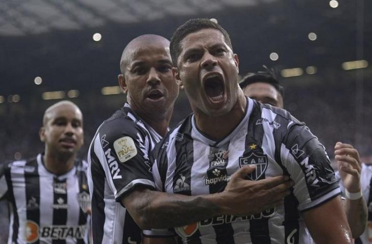 Pemain Atletico Mineiro, Hulk merayakan kemenangan di Liga Brasil 3 Desember 2021. (AFP/Douglas Magno)