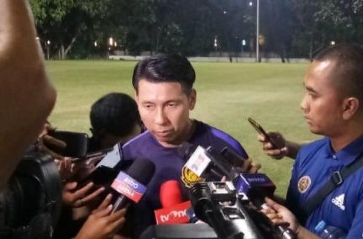 Pelatih timnas Malaysia Tan Cheng Hoe saat menggelar latihan di lapangan A, Senayan, Jakarta, jelang menghadapi timnas Indonesia, Selasa (3/9/2019). [Suara.com/ Adie Prasetyo Nugraha].