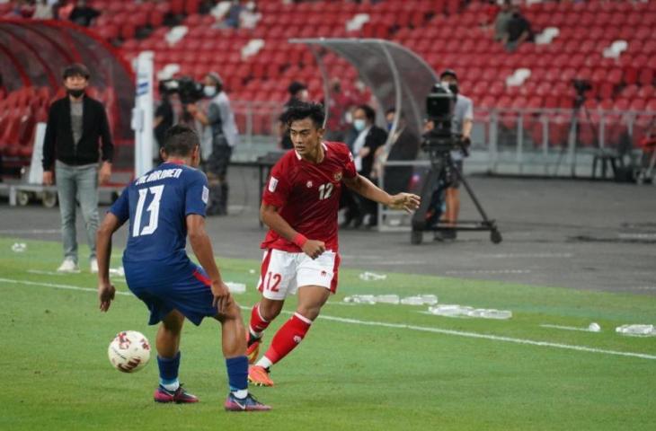 Aksi Pratama Arhan saat Timnas Indonesia mengalahkan Singapura 4-2 di Piala AFF 2020. (Dok. AFF)