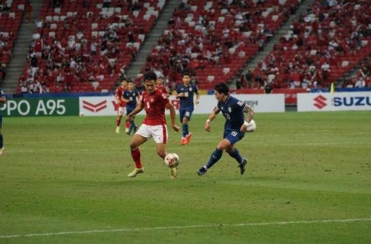 Aksi Witan Sulaeman saat pertandingan Indonesia vs Thailand di final Piala AFF 2020. (Dok. PSSI)