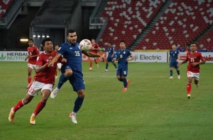 Aksi Dedik Setiawan saat pertandingan Indonesia vs Thailand di final Piala AFF 2020. (Dok. PSSI)