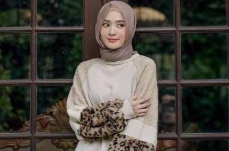 RRQ Vivi saat mengenakan jilbab. (Instagram/@RRQ_vivi)