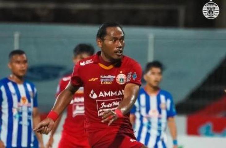 Momen Tony Sucipto gagal mengeksekusi penalti saat Persija Jakarta dikalahkan Persiraja Banda Aceh 0-1 di Liga 1 2021. (Dok. Persija)