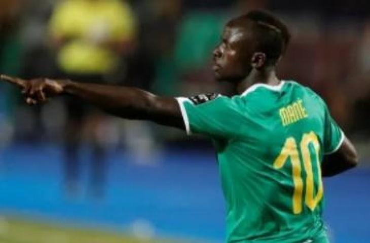 Pesepak bola Senegal Sadio Mane merayakan gol saat melawan Uganda pada babak 16 besar Piala Afrika di Kairo, Mesir, Jumat (5/7/2019). (ANTARA FOTO/REUTERS/Amr Abdallah Dalsh/foc)